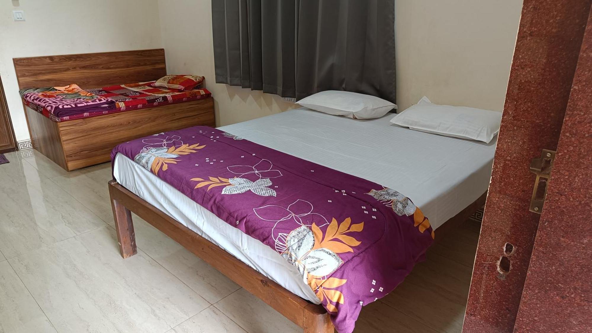 The Royal Ascot Holiday Home Алибаг Экстерьер фото
