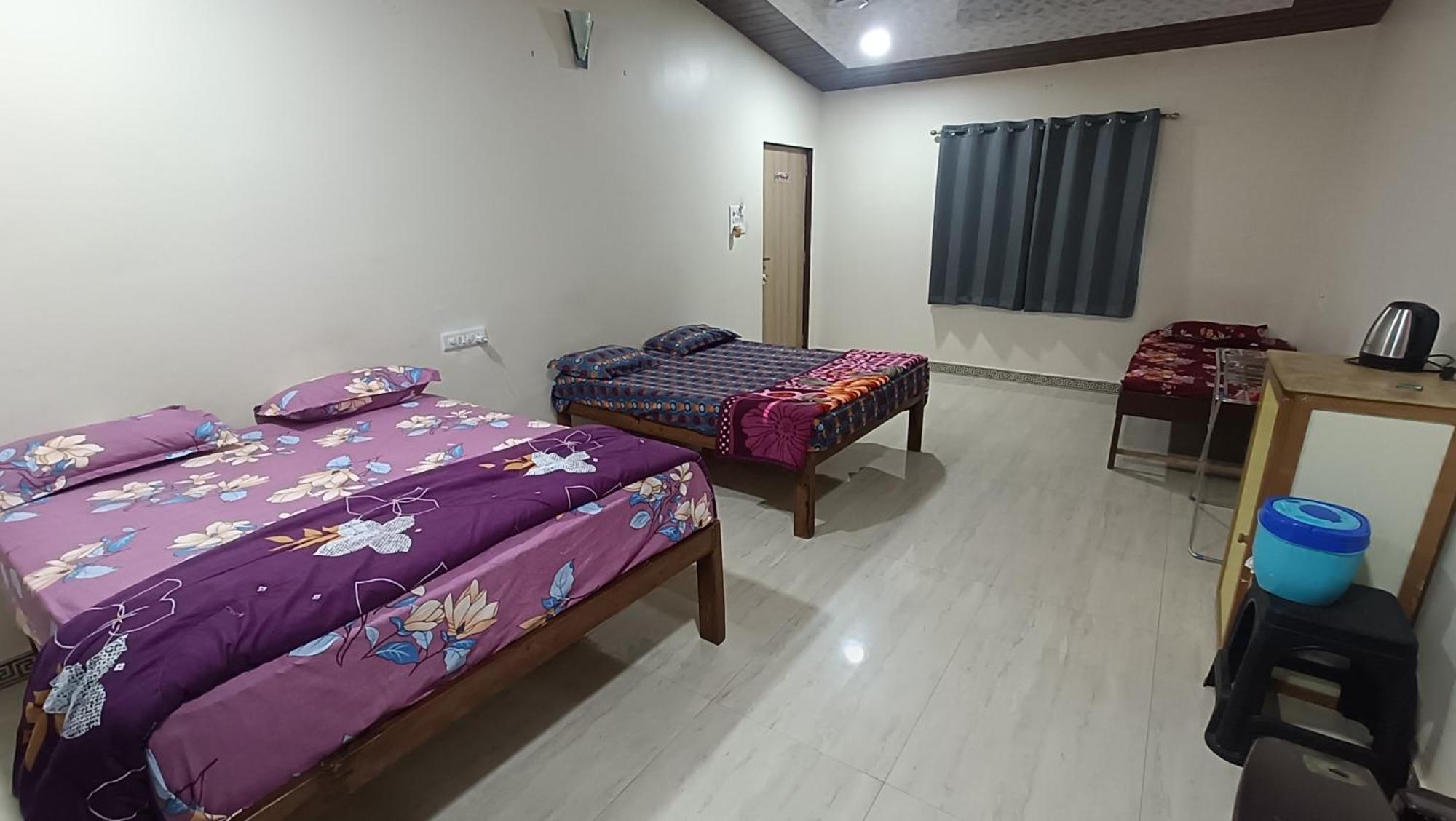 The Royal Ascot Holiday Home Алибаг Номер фото