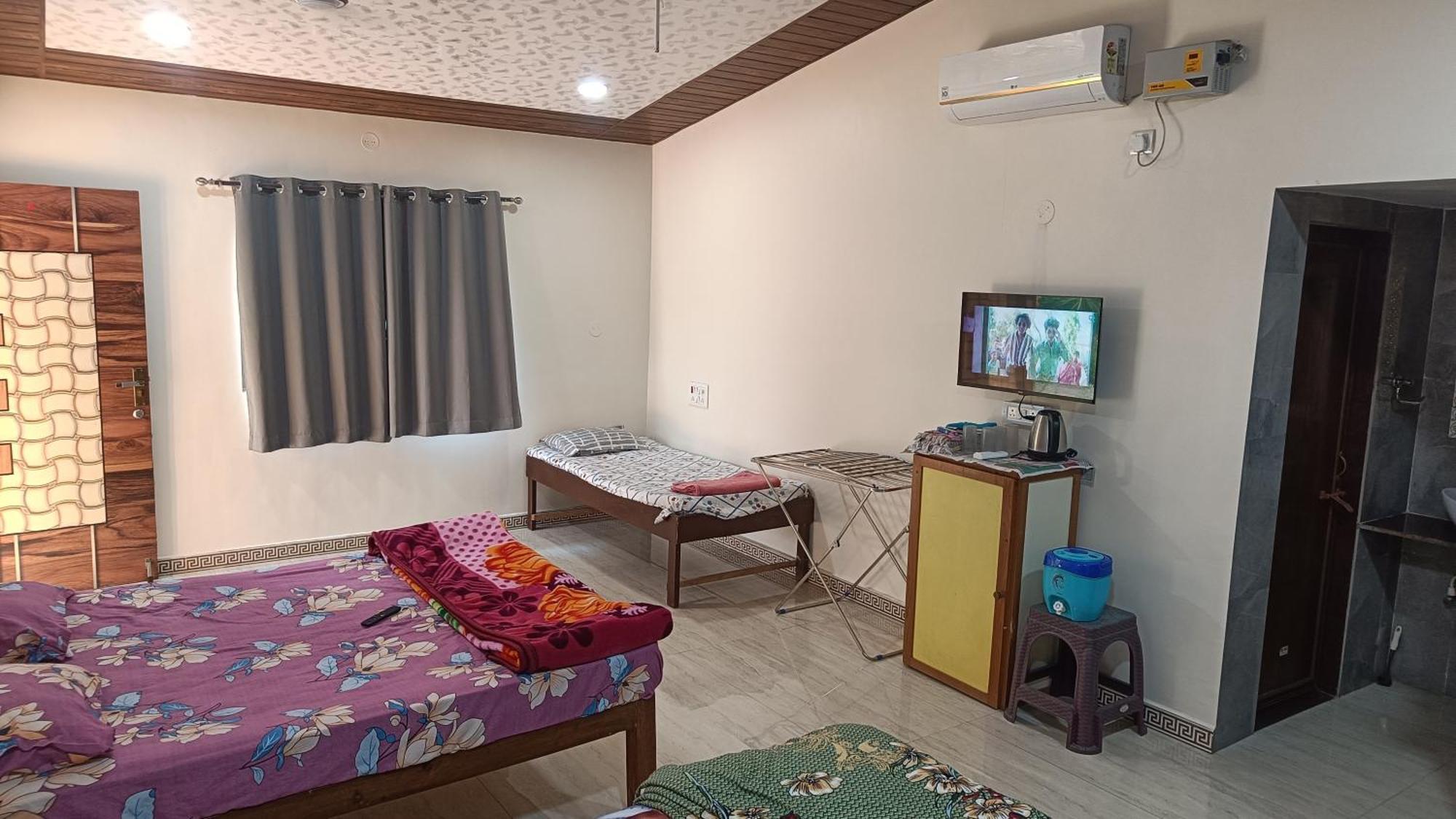 The Royal Ascot Holiday Home Алибаг Номер фото