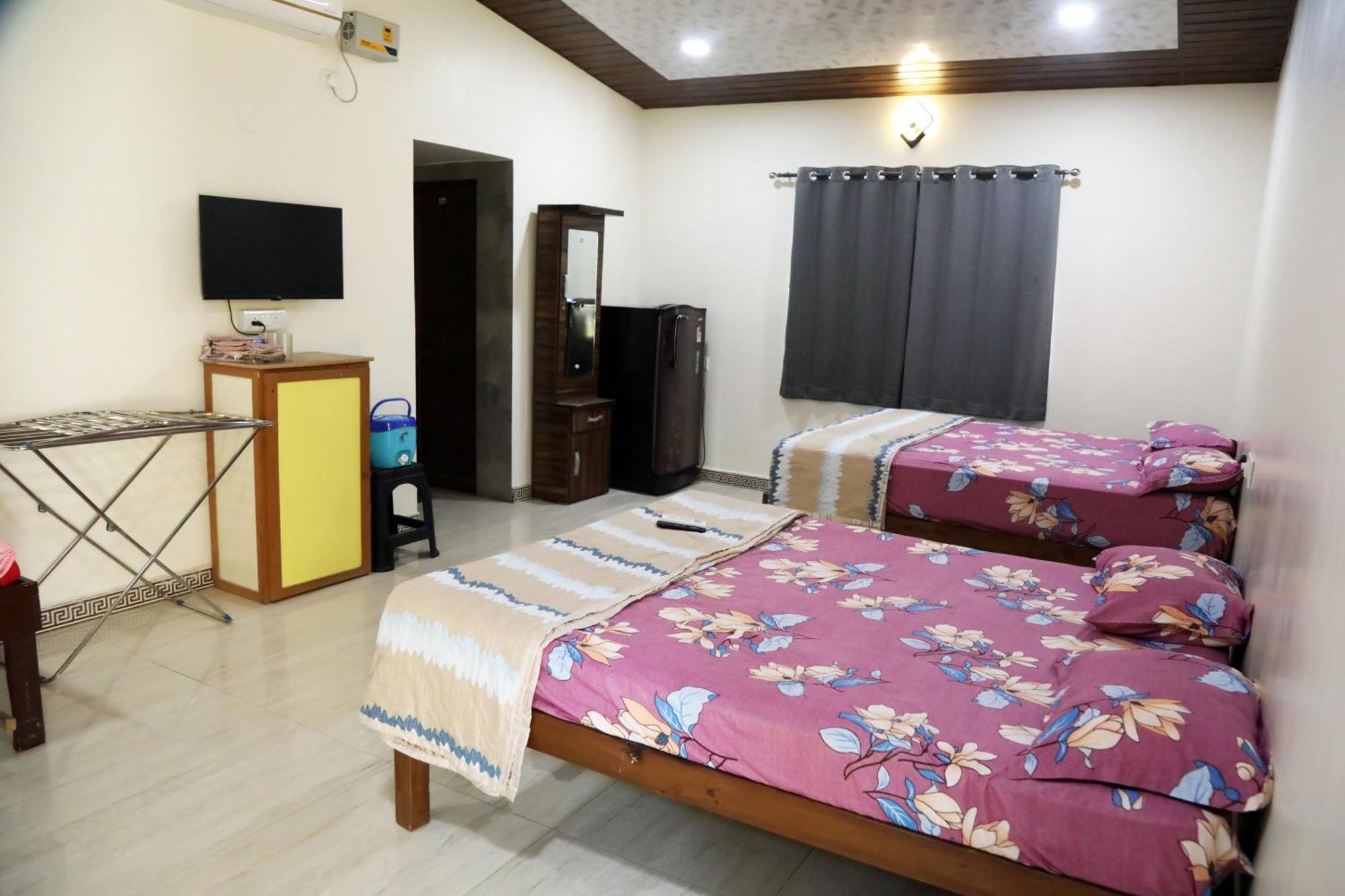 The Royal Ascot Holiday Home Алибаг Номер фото